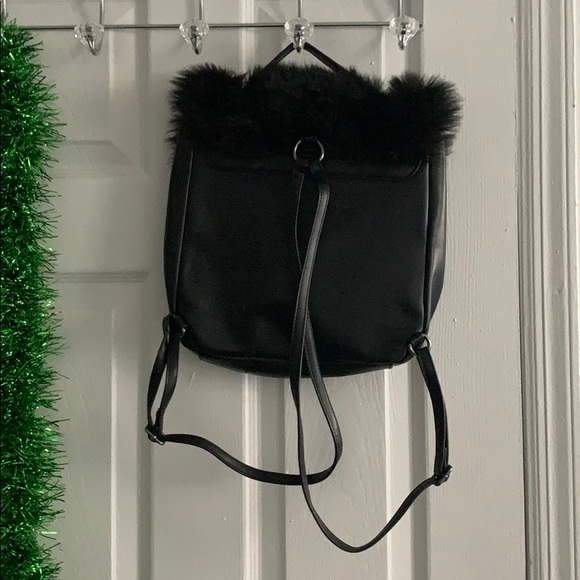 Furry backpack - Picture 2 of 4